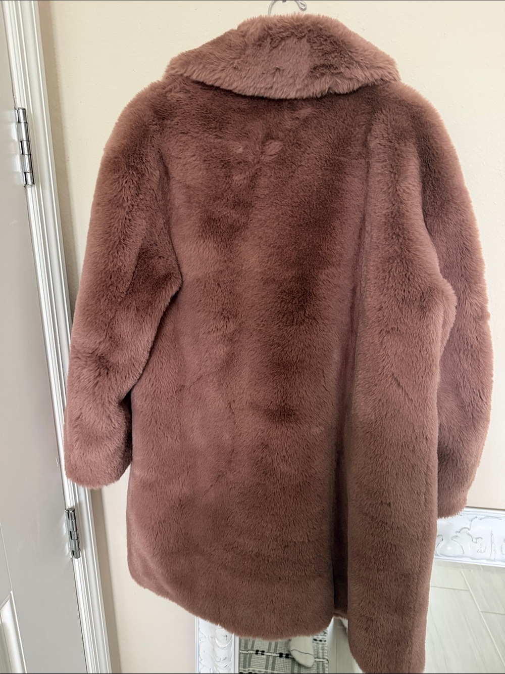 BCBGMAXAZRIA Dusty Rose Teddy Faux Fur Coat - Picture 9 of 13